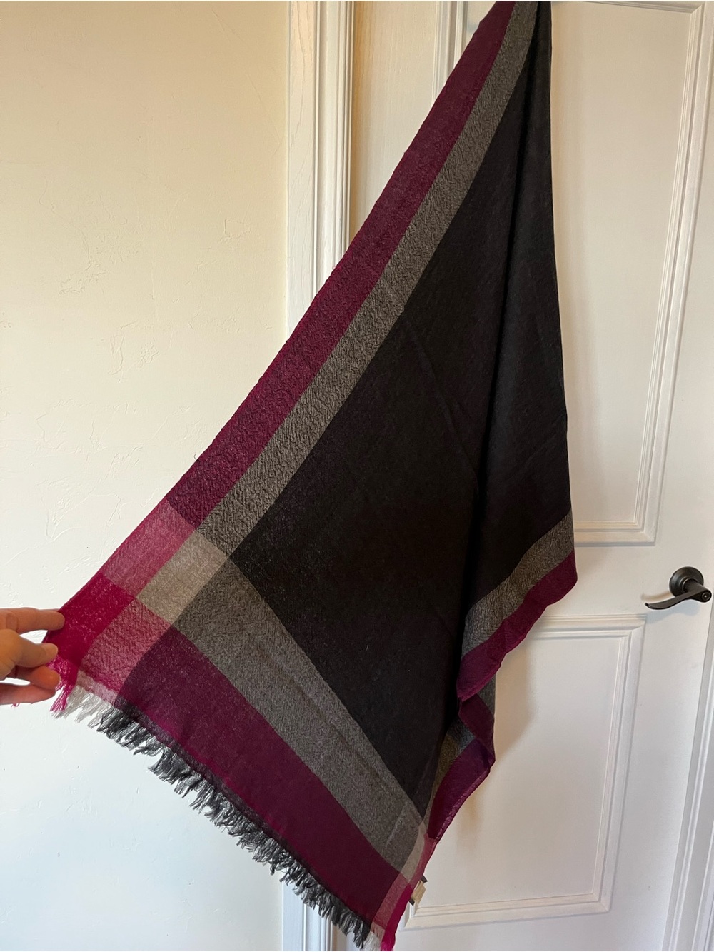 Neiman Marcus Merino Wool Shawl Scarf Wrap 34X84 Inches Pink Gray One Size